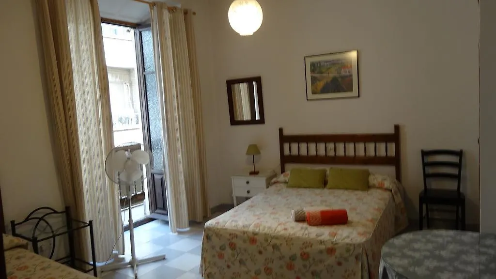 Konukevi Pension Olympia Granada